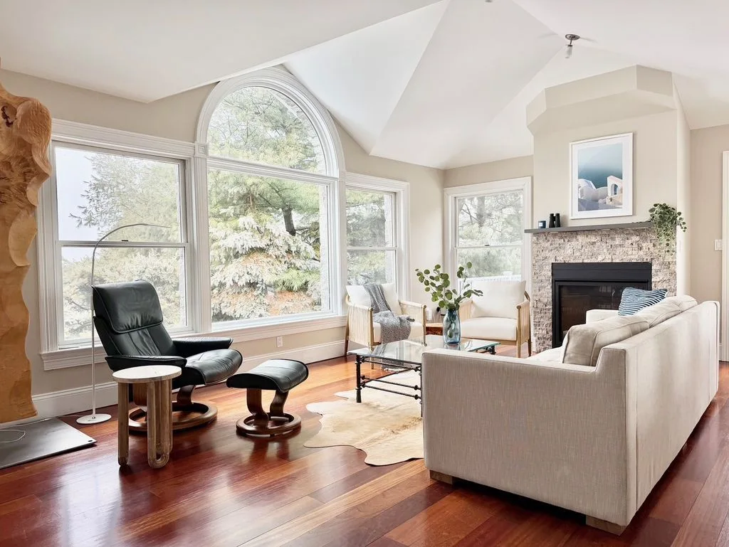 Stone Manor gallery — photograph 6