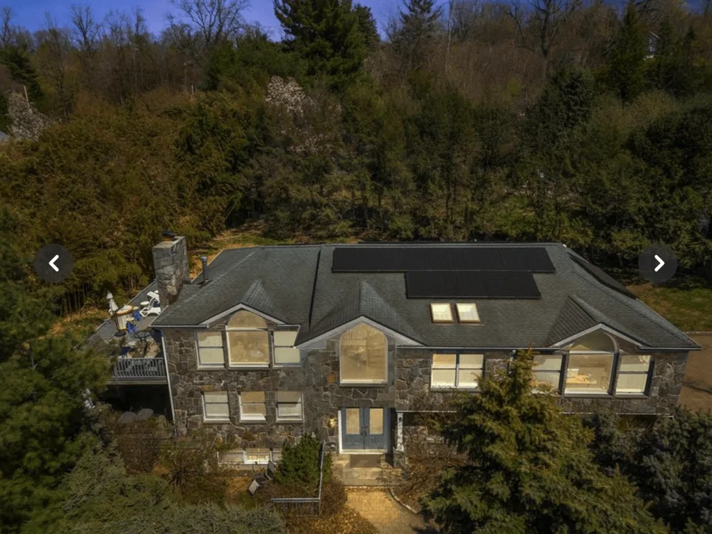 Stone Manor exterior — photograph 1