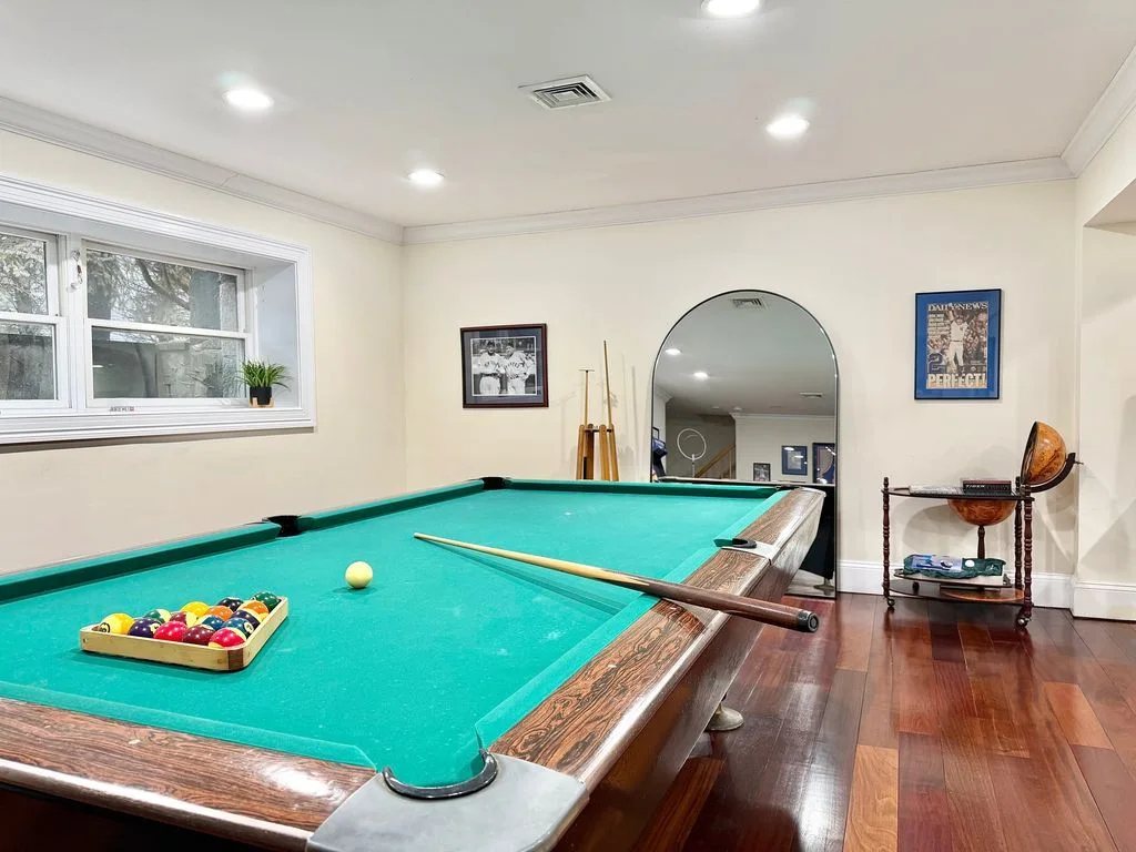 Stone Manor game room — photograph 2