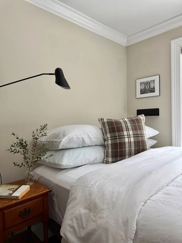 Stone Manor bedroom 2 — photograph 2